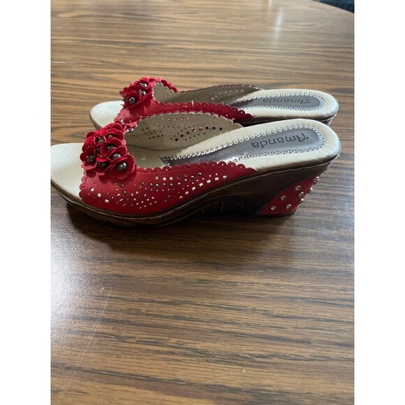 Amanda Suzy red slip on wedge sandals size 9 - Picture 4 of 5